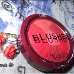 Un écrin de roses sur mes joues ou un blush avec un superbe packaging en forme de roses by H&M !